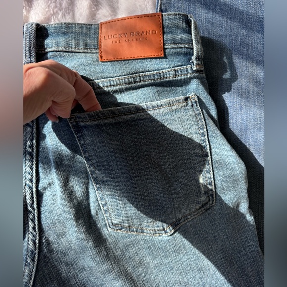 Lucky Brand Jeans Siena Boyfriend Mid Rise Jeans SZ 6/28 Azure Bay Wash - Picture 7 of 16